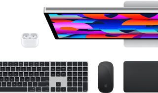 Accessori per Mac: AirPods, Studio Display, Magic Keyboard nera con Touch ID, Magic Mouse nero e Magic Trackpad nero